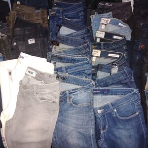 Lot Of 28 Pair Of Multiple Brand Names Jeans